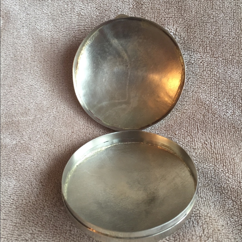 NWOT Silver Compact - Picture 2 of 2
